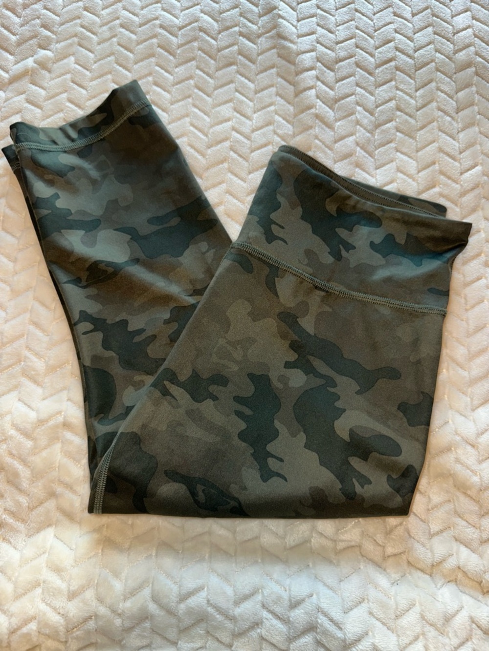 lululemon athletica Camo Leggings Wunder Under style